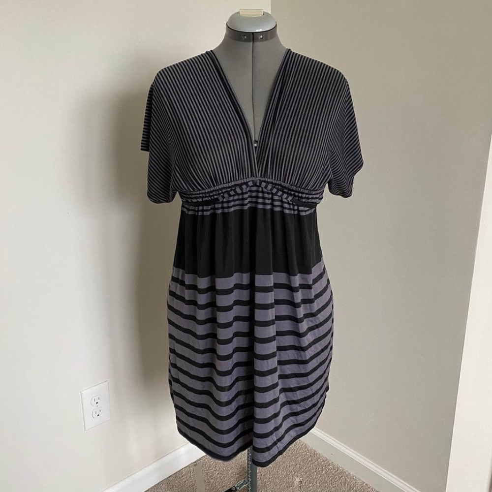 Cute, silky dress/swimsuit cover up